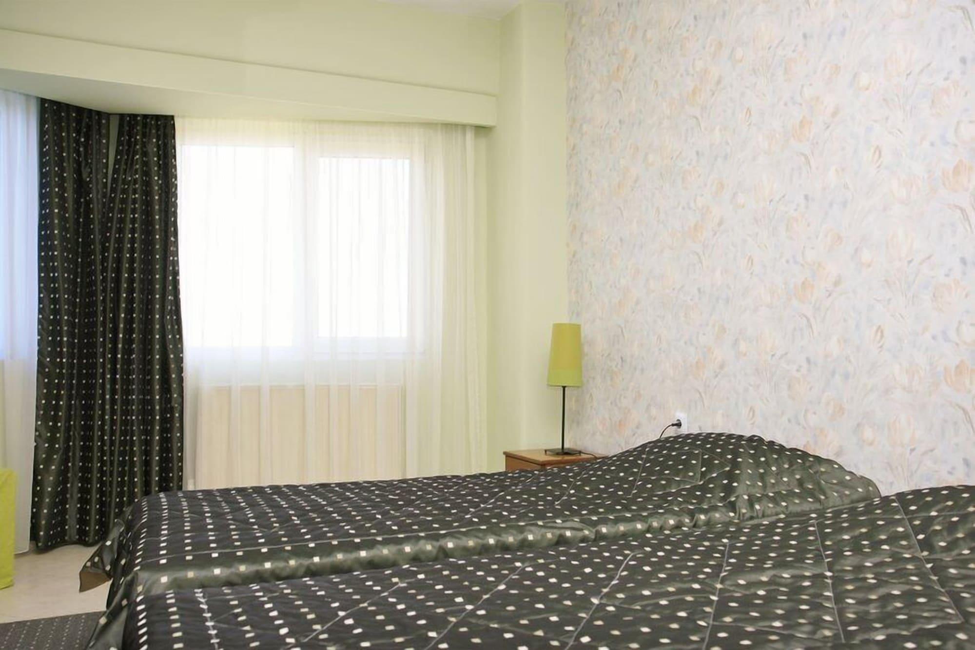 Assembly Hotel Анхиалос Экстерьер фото